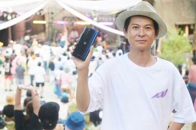 モトローラ特集｜津田昌太朗が「ONE MUSIC CAMP」でスマホ「moto g52j 5G Ⅱ」を体験