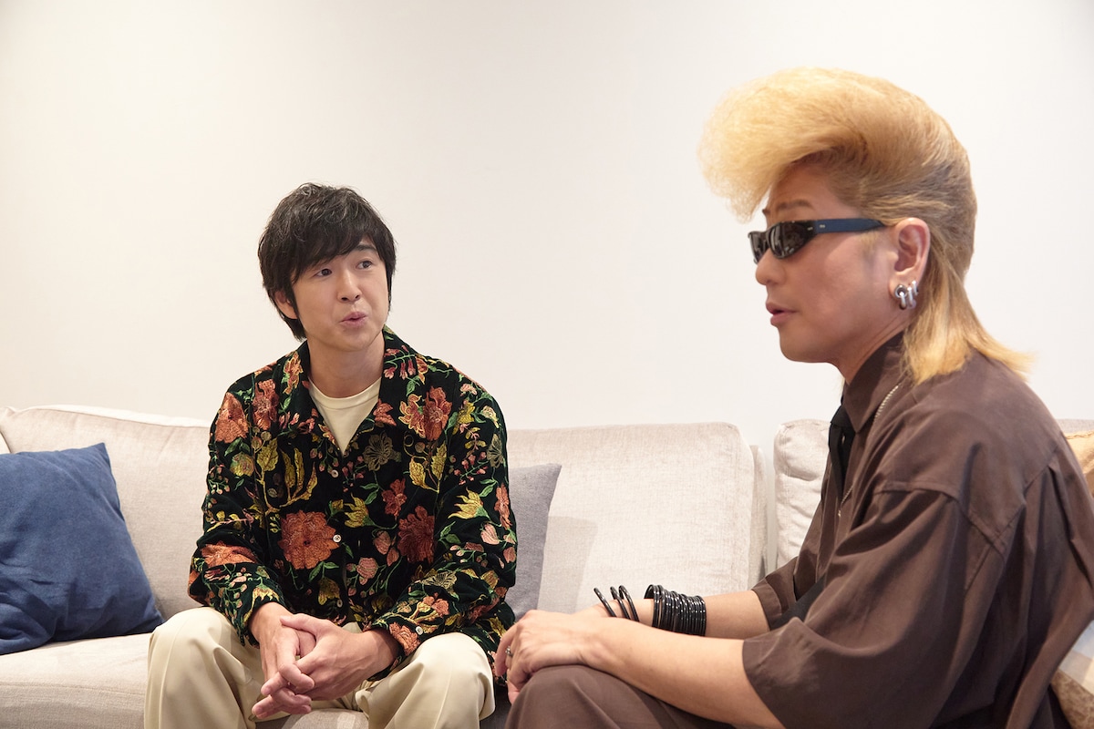 左から藤巻亮太、綾小路翔。