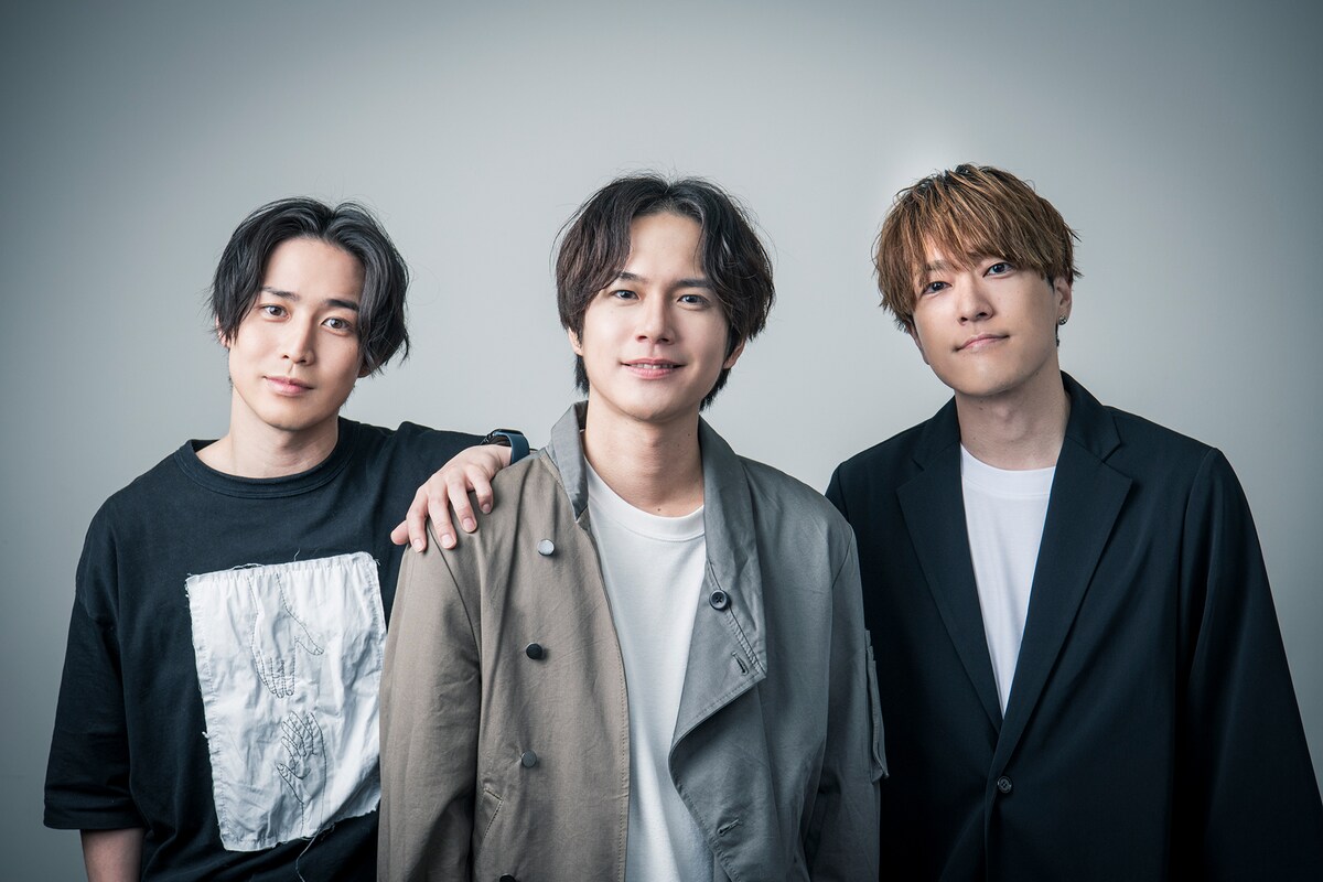 左から鎌苅健太、平野良、髙木俊。