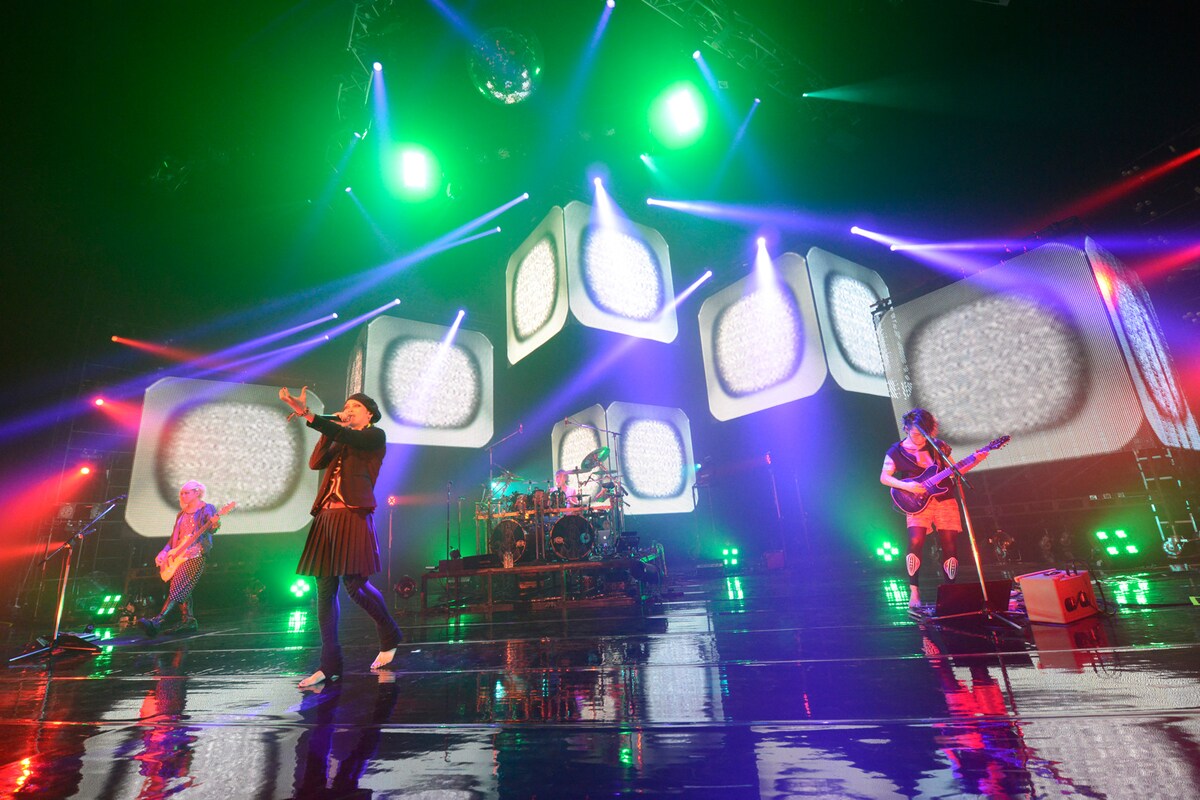 「MUCC Tour 2013 "Shangri-La"」NHKホール公演の様子。(撮影:緒車寿一)
