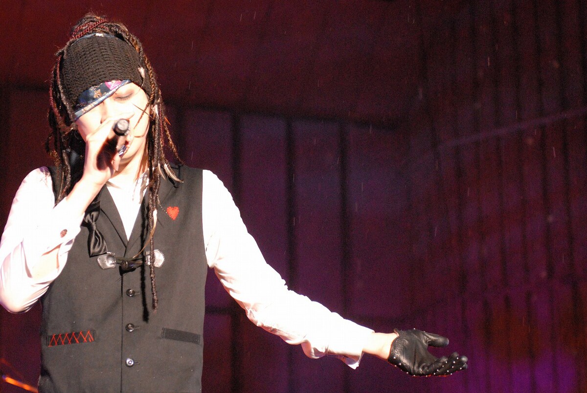 逹瑯(Vo)(撮影:畔柳ユキ)