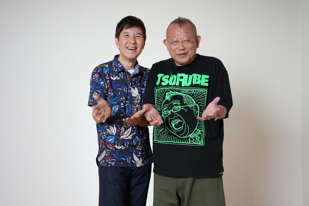 左から関根勤、笑福亭鶴瓶。