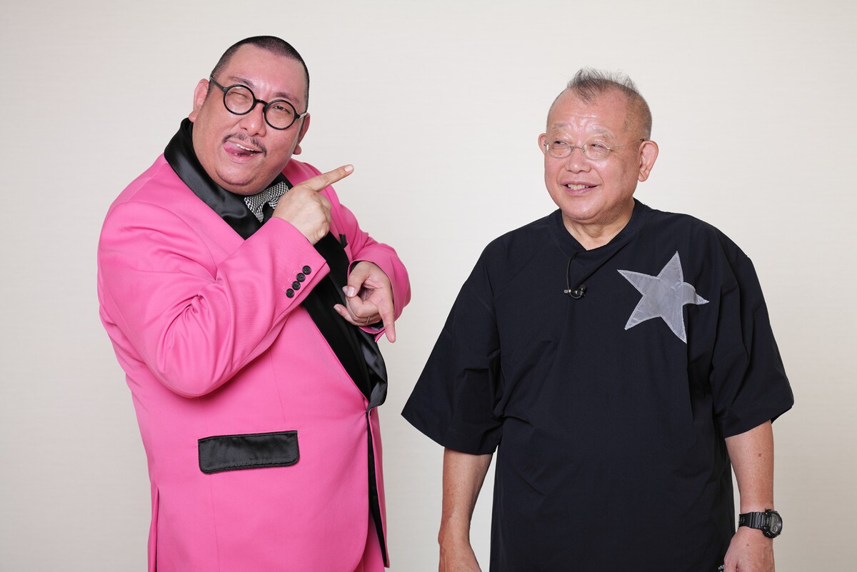 左から街裏ぴんく、笑福亭鶴瓶。