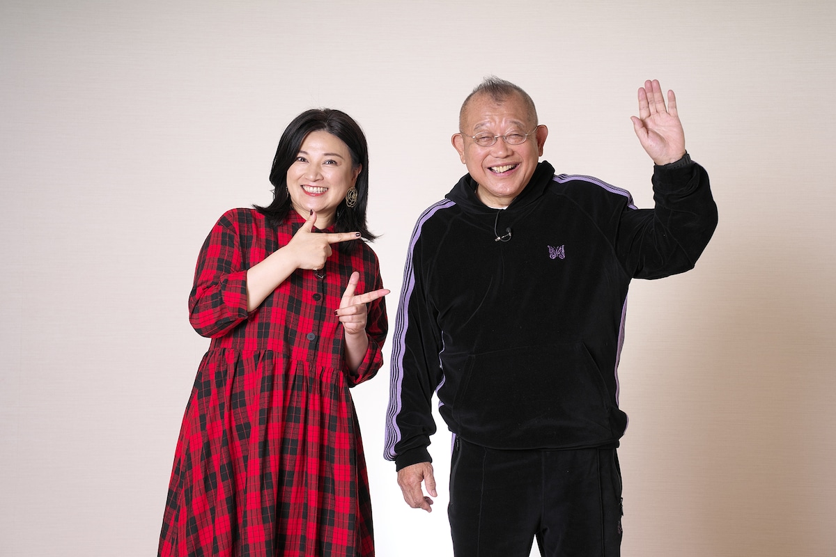 左から島崎和歌子、笑福亭鶴瓶。