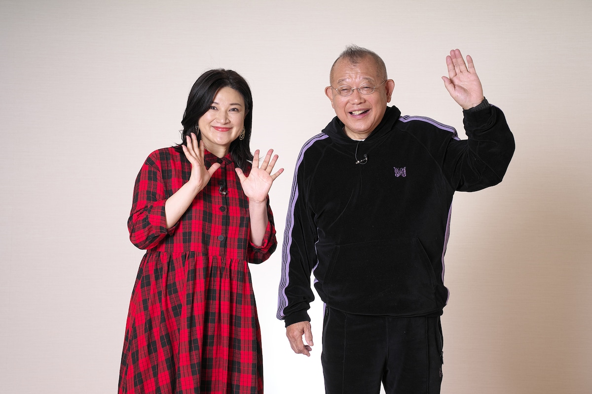 左から島崎和歌子、笑福亭鶴瓶。