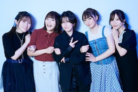 TVアニメ「無限ガチャ」玉城仁菜×長谷川育美×菱川花菜×井澤詩織×真野あゆみインタビュー｜仕事帰りに観てほしいスカッとする復讐劇