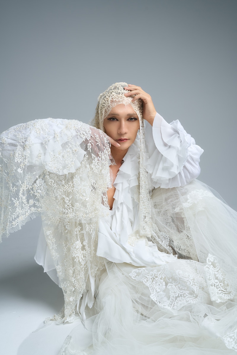 丘山晴己扮する雪の女王の、宣伝ビジュアル用イメージ。