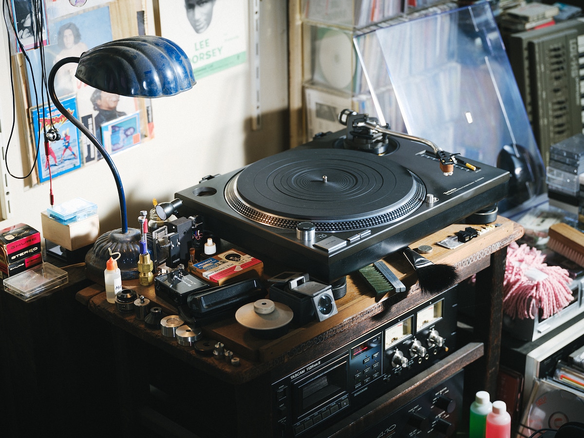 五木田がアトリエ(道場)で愛用しているターンテーブル・SL-1200 MK3。