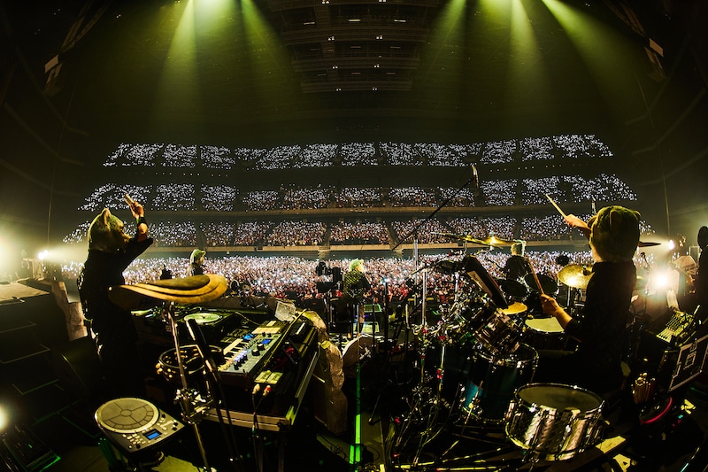 「MAN WITH A "15th" MISSION PLAY WHAT U WANT TOUR 2025」の様子。