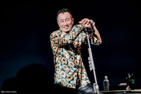 長渕剛「ACOUSTIC HALL TOUR 2026 "JUST ONE"」特集｜“かあちゃんの故郷”鹿児島県指宿で響かせた、たぎる魂とあふれる愛の歌