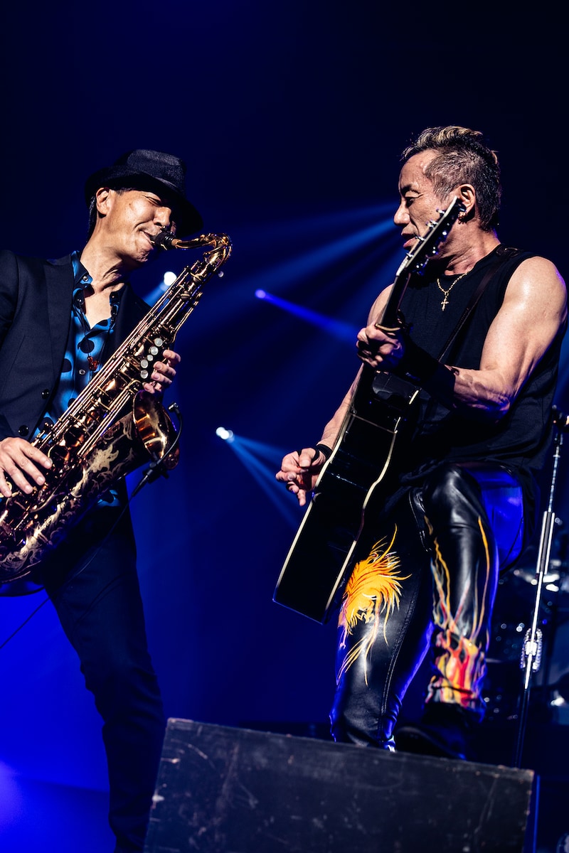 左から昼田洋二と長渕剛。