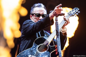 長渕剛「7 NIGHTS SPECIAL in ARENA 2025」特集｜「この終わりは始まり」渾身のKアリーナ横浜を徹底レポート