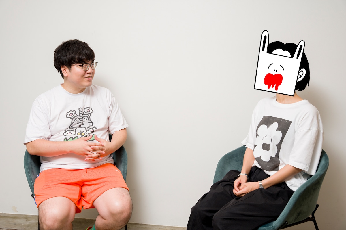 左から佐伯ポインティ、コナリミサト。