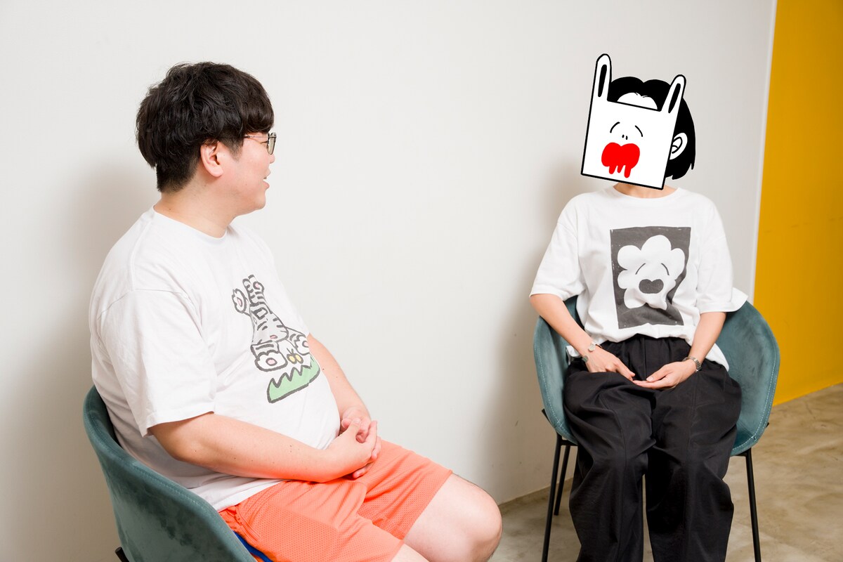 左から佐伯ポインティ、コナリミサト。