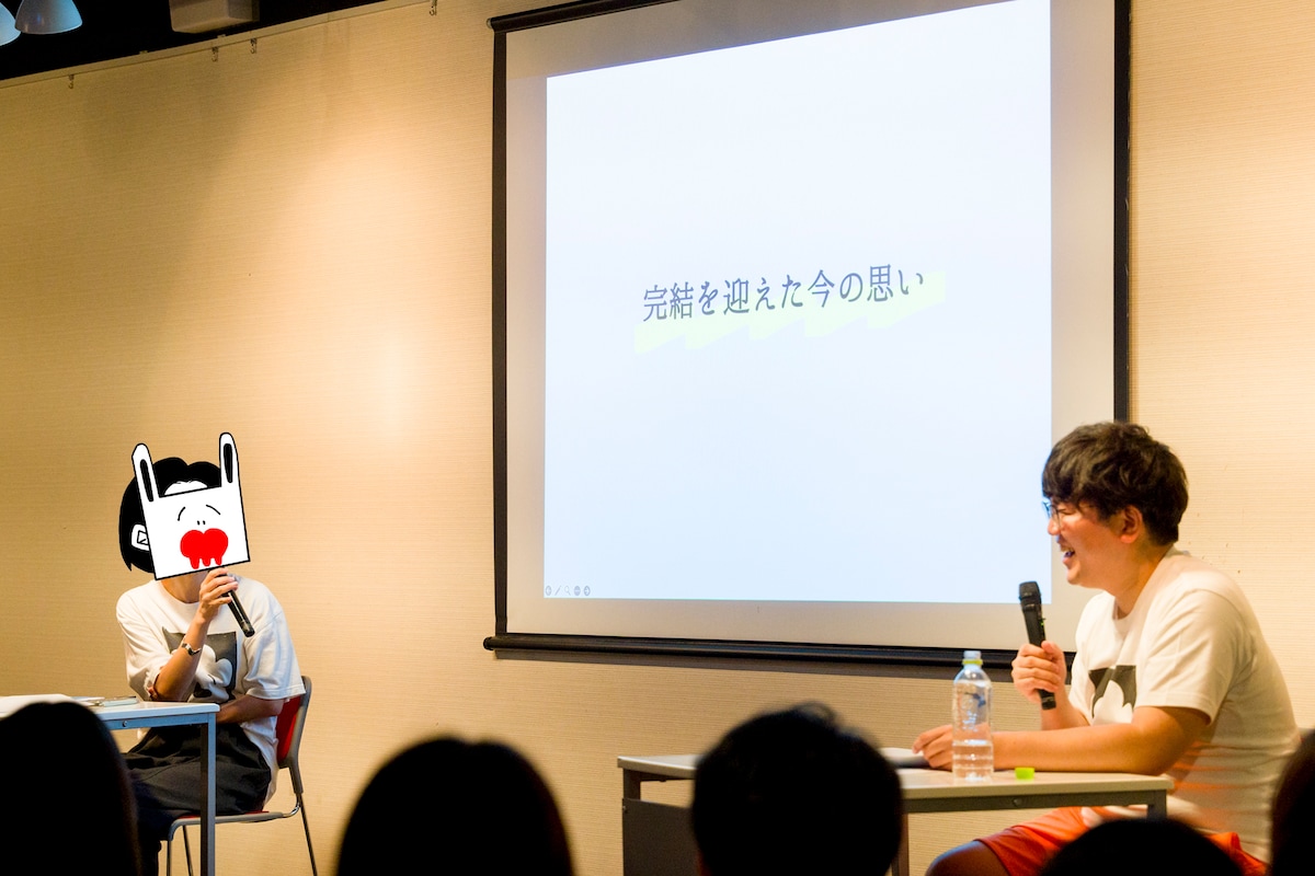 左からコナリミサト、佐伯ポインティ。