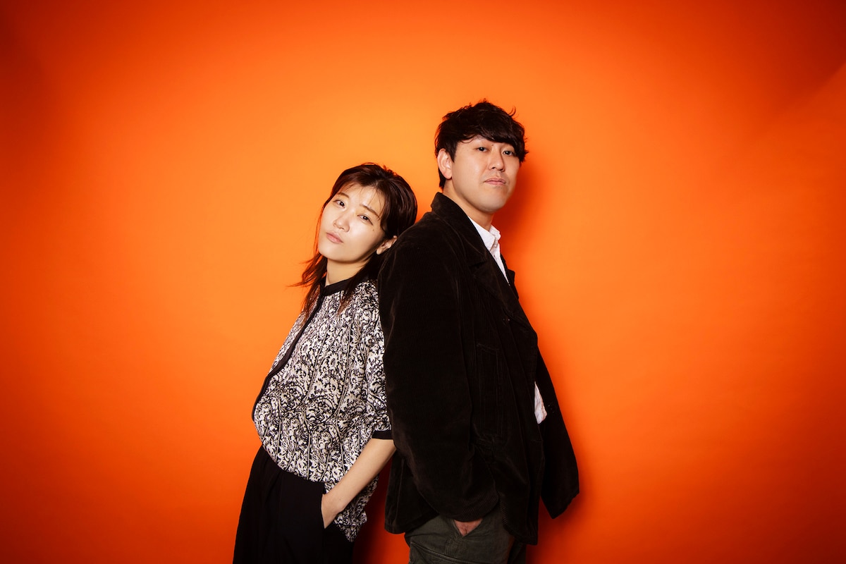 左からヒコロヒー、畠中悠。