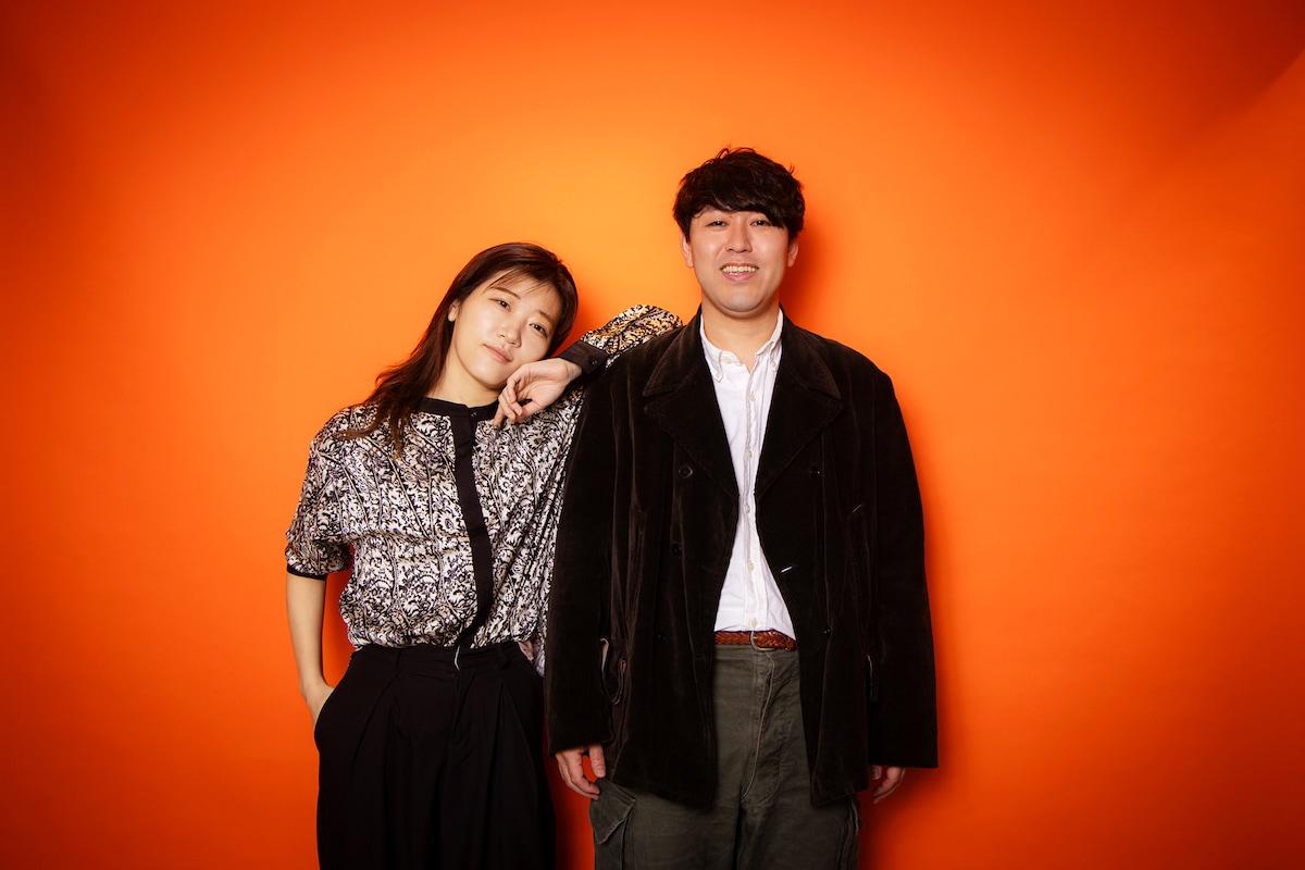 左からヒコロヒー、畠中悠。