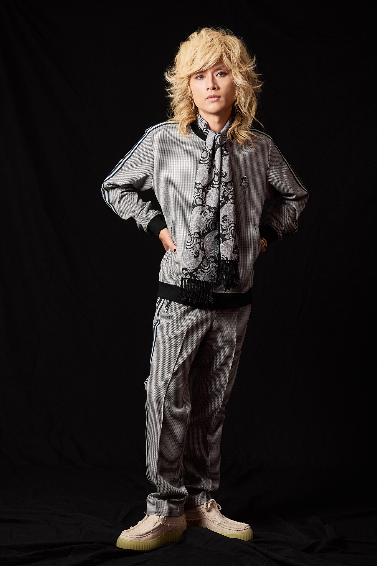 中島卓偉がTAKUIを完コピ、ソロ活動26年の成長を示す“リテイク