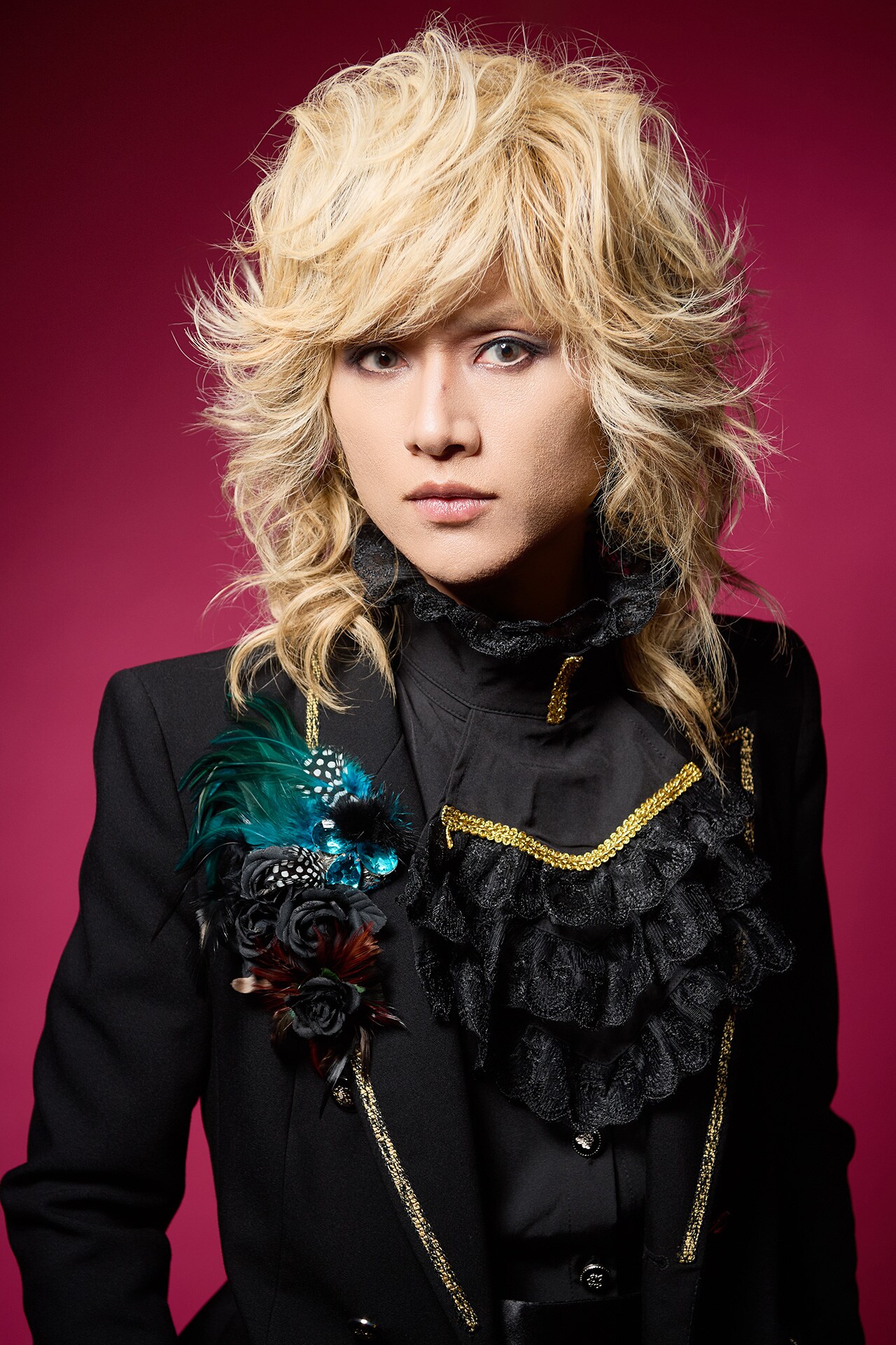 中島卓偉がTAKUIを完コピ、ソロ活動26年の成長を示す“リテイク