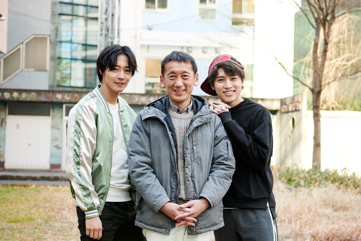 左から猪野広樹、成井豊、松本幸大。