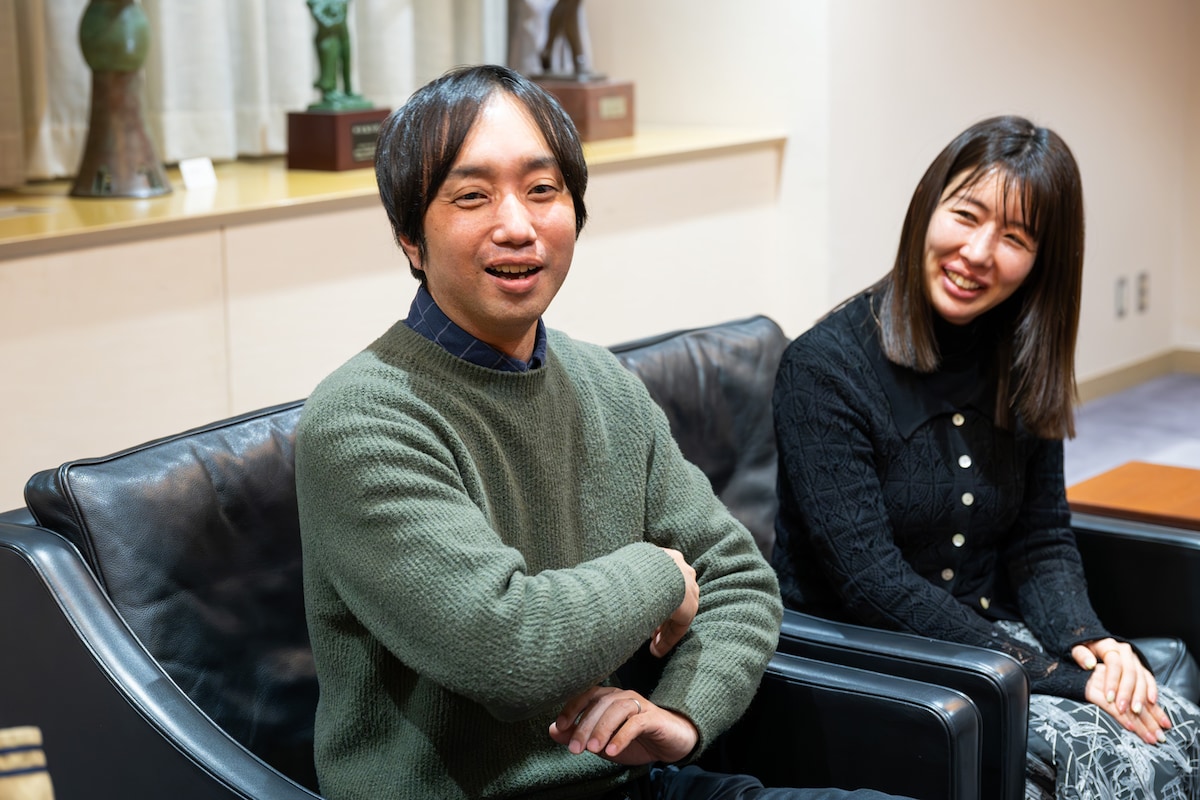 左から川北輝、綿貫美紀。