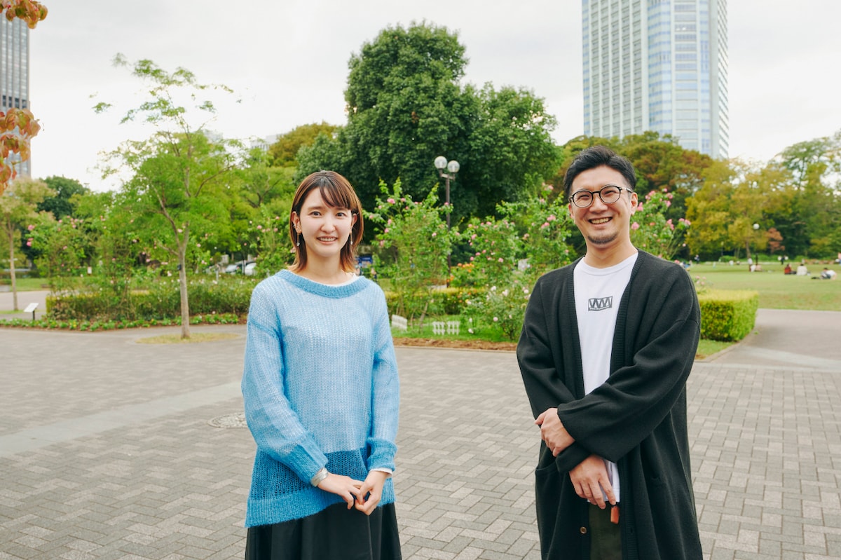 左から南壽あさ子、賽助。