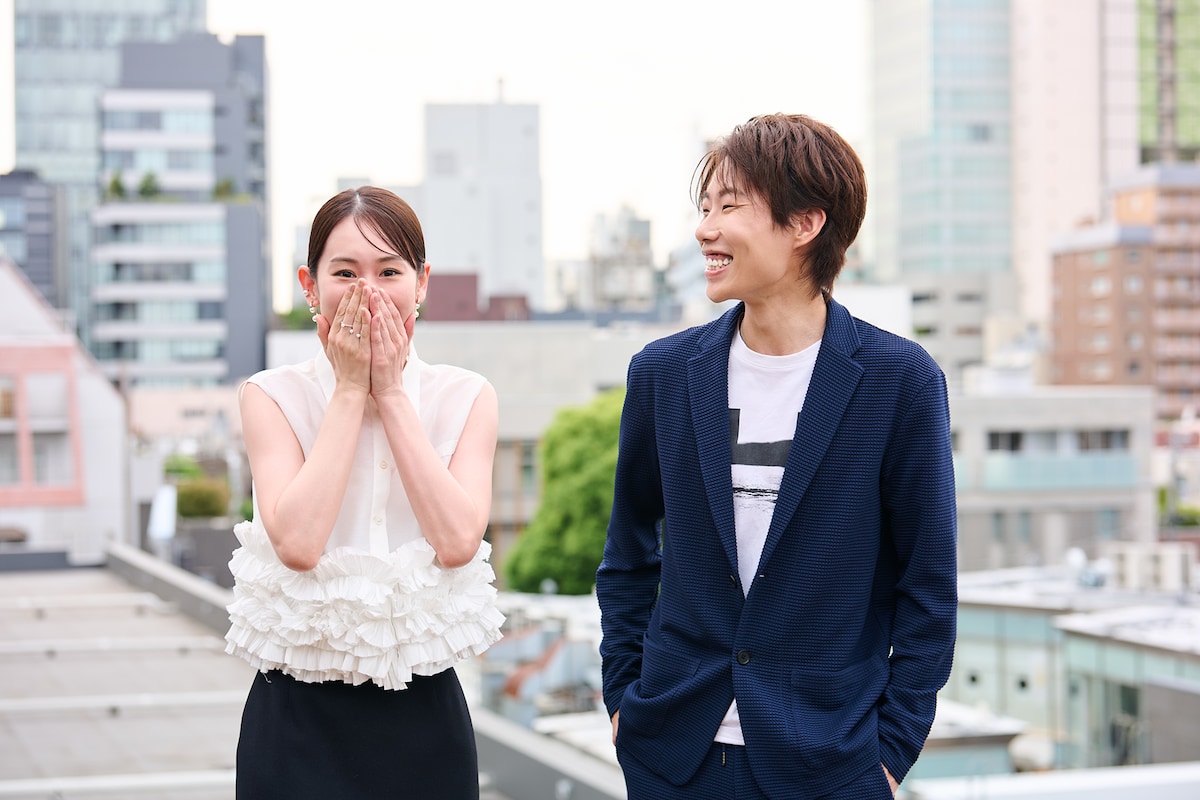 左から愛希れいか、宮川新大。