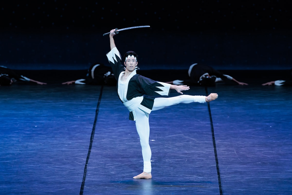 2024年に上演された東京バレエ団「ザ・カブキ」より、由良之助を演じる宮川新大。（撮影：松橋晶子）