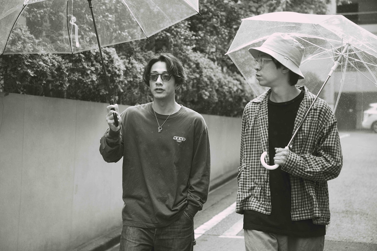 左から村松拓（Nothing's Carved In Stone）、ホリエアツシ（ストレイテナー）。