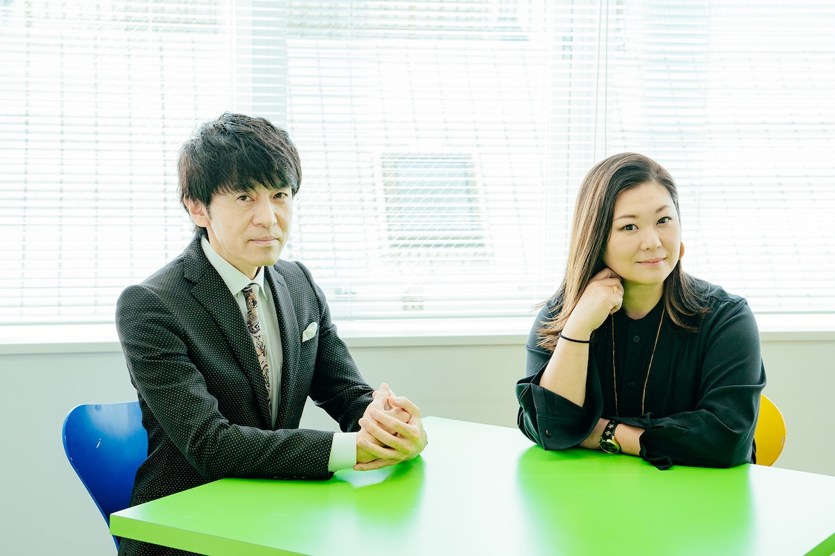 左から松田誠、野上祥子。