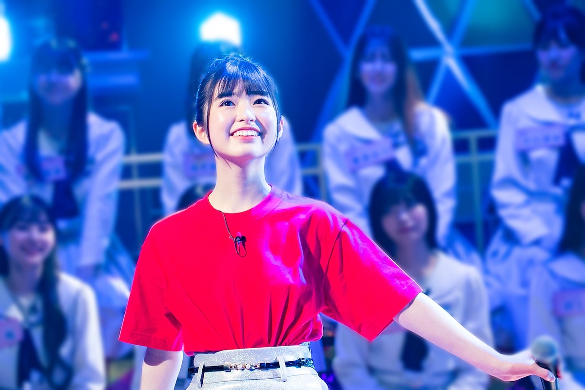 「出逢った頃のように」を歌う小川彩。