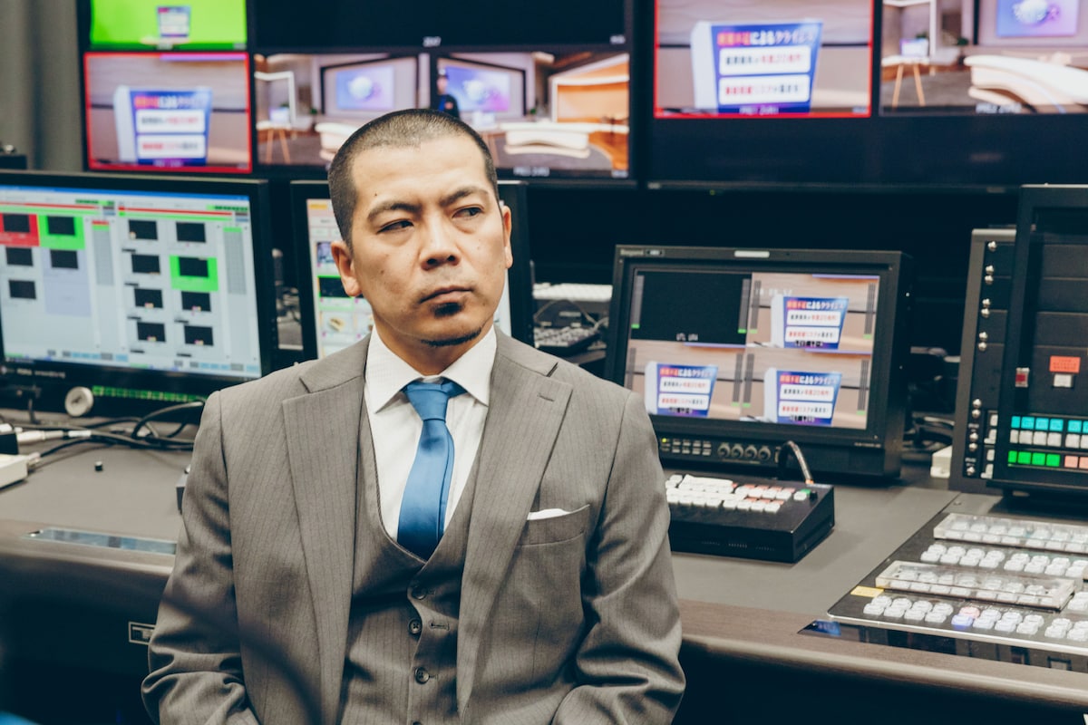 真剣な眼差しで語る天竺鼠・川原