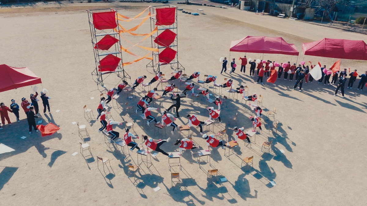 スペシャルムービー「赤と白」より。