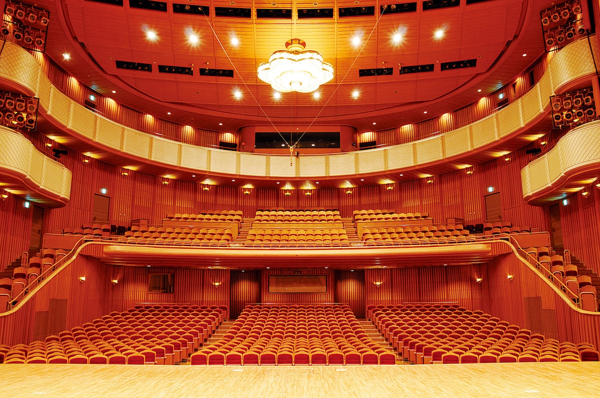 大阪音楽大学オペラハウス内観