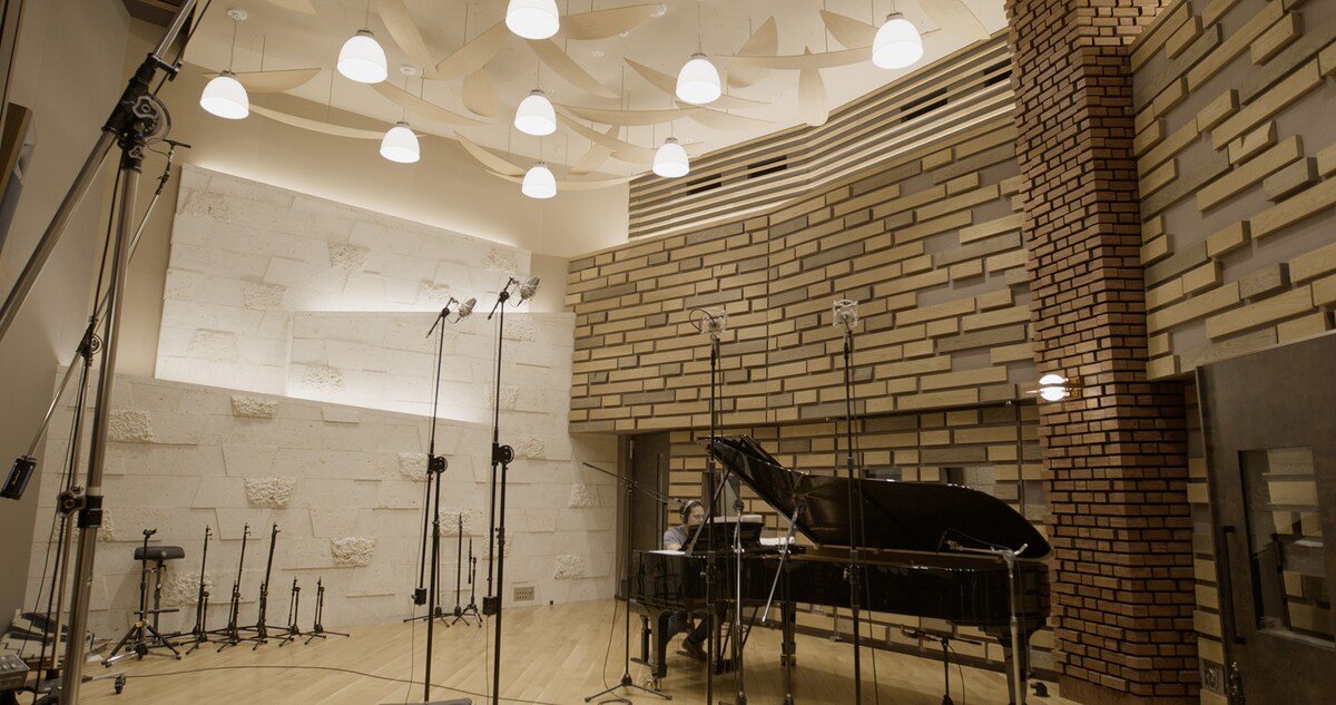 「NieR:Piano Journeys」レコーディングの様子。