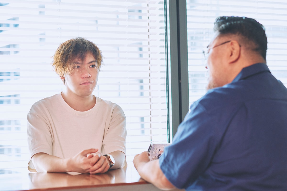 左から瀬尾祥太郎、岡部啓一。