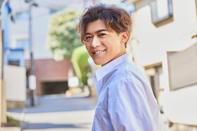 新浜レオン｜木梨憲武＆所ジョージが惚れ込んだ新星にインタビュー、目指すは演歌・歌謡界の“甲子園”