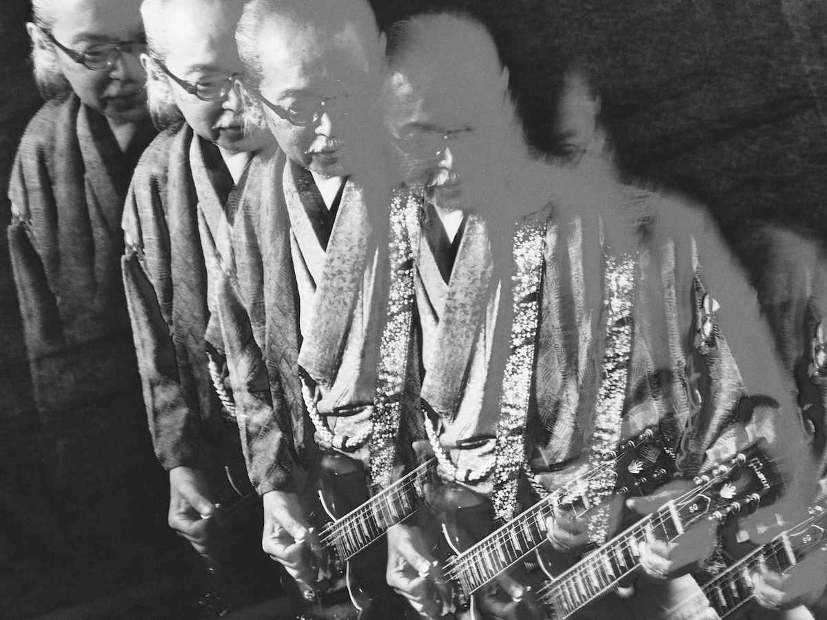 和嶋慎治（G, Vo）