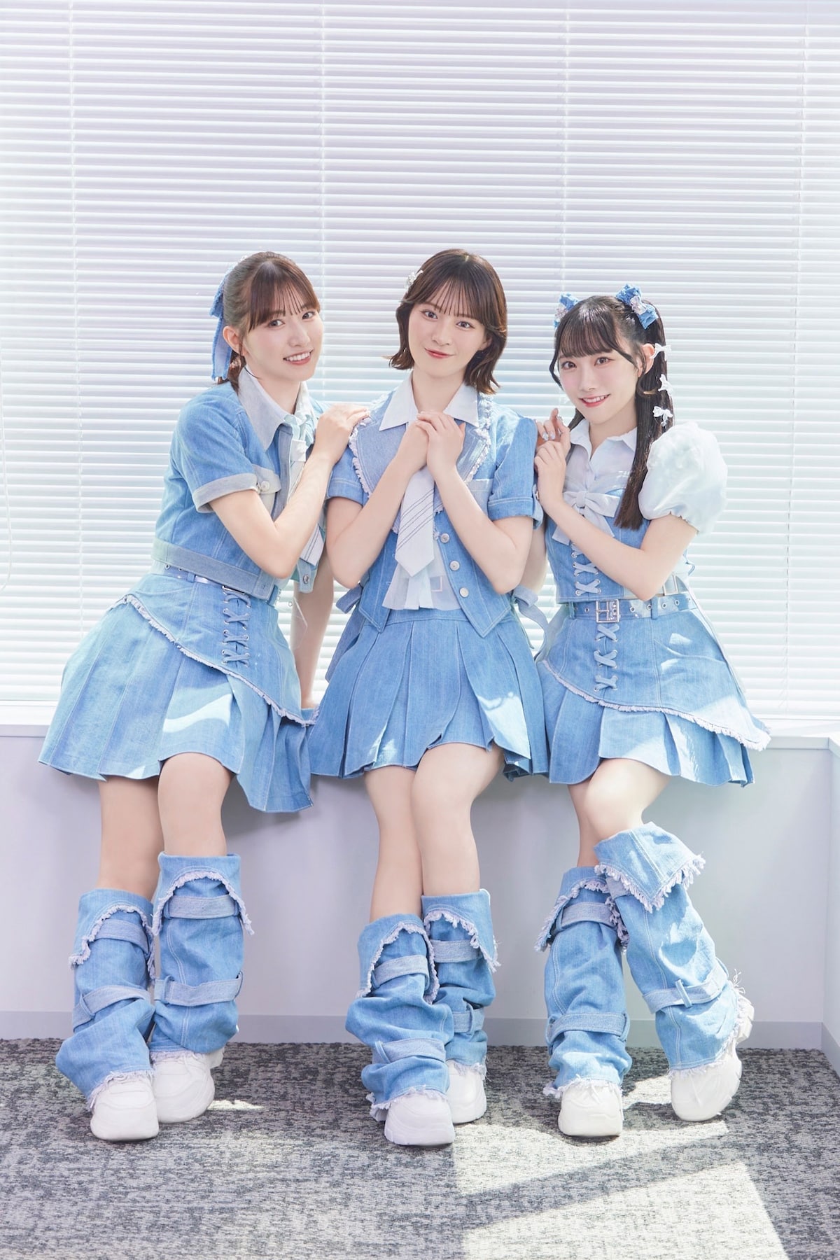 左から蟹沢萌子、冨田菜々風、本田珠由記。