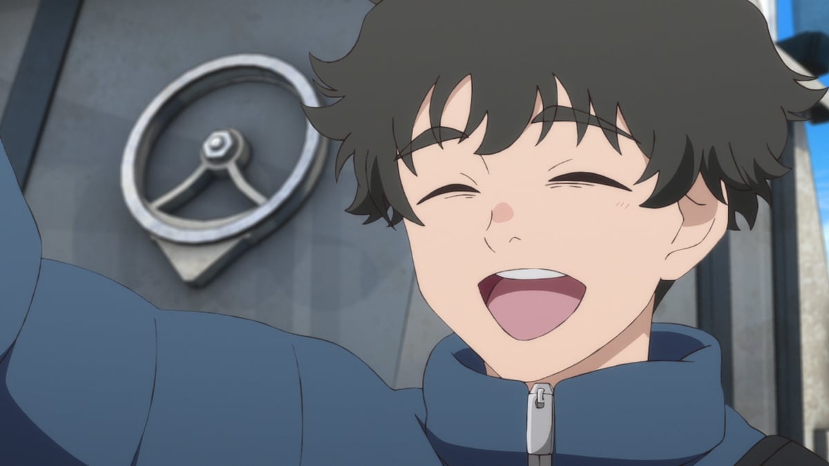 アニメ「ネガポジアングラー」より。常宏は釣りの楽しさに魅せられ、徐々に笑顔も見せるようになっていく。