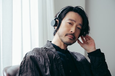 “没入型”の音楽家・大橋トリオが語る、オープンイヤー型デバイス「耳スピ」