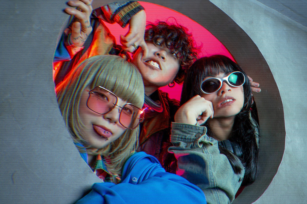 NMB48 げいにん！！2」に出演する小笠原茉由、渡辺美優紀、山本彩