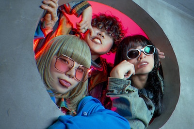 OddRe:「THE GOLDEN PROTOTYPE.」特集｜バラバラの個性持った3人が提示する“新たな時代のバンド像”