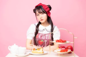 小倉唯「Tarte」インタビュー｜初のセルフプロデュースアルバム完成！フルーツ全部乗せの“欲張りタルト”をお届け