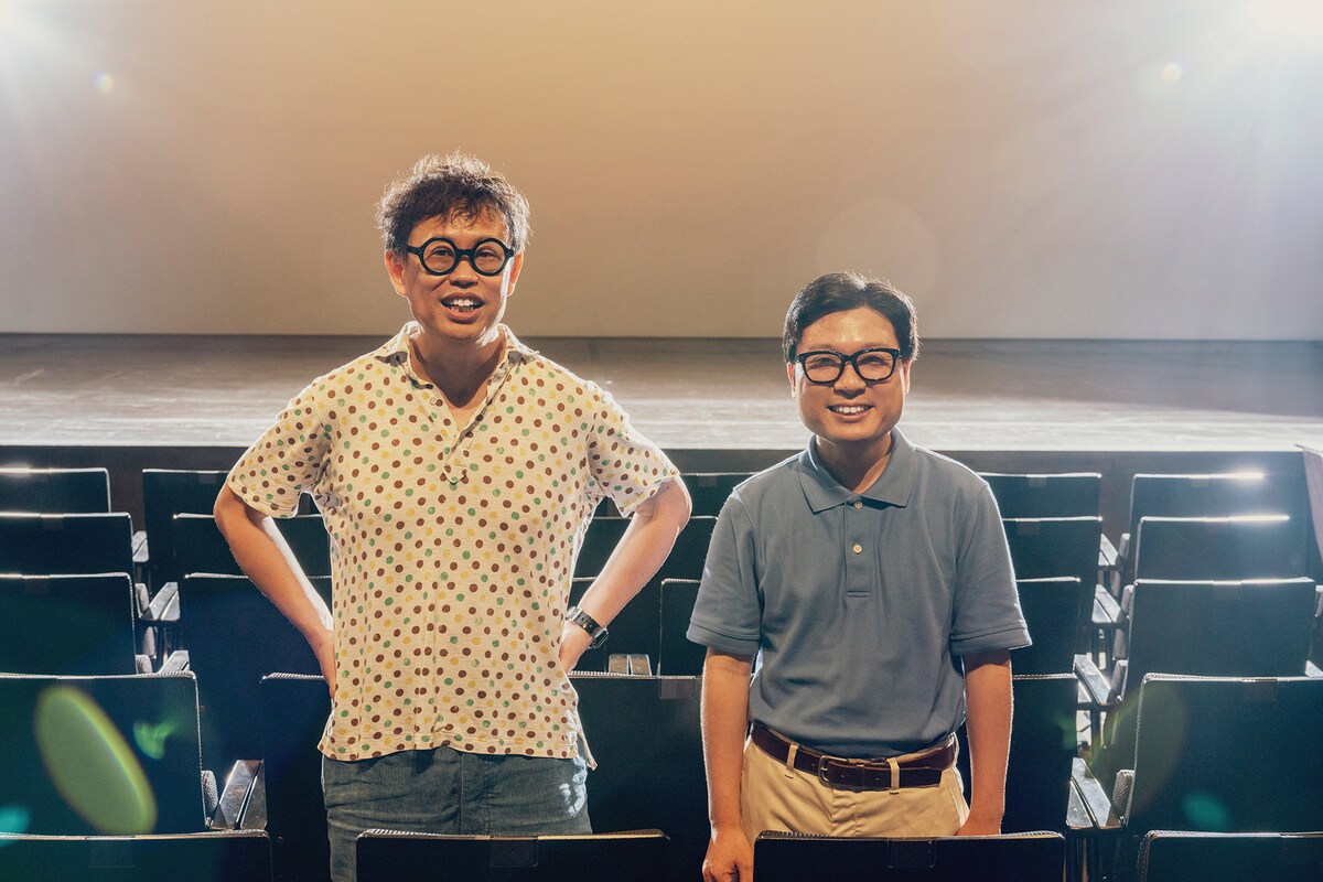 左から岡田利規、カゲヤマ気象台。