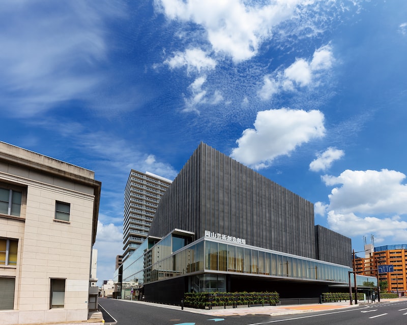 岡山芸術創造劇場 ハレノワの外観。