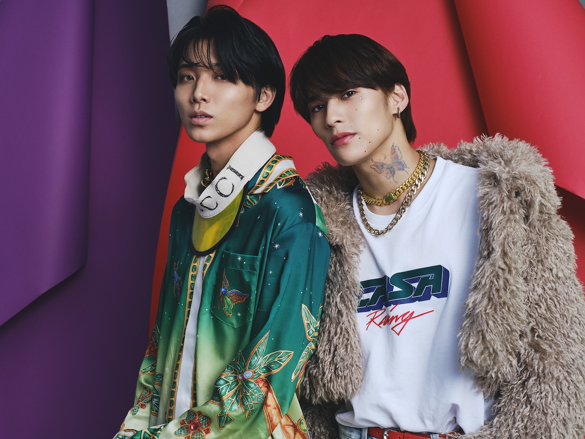 左からHAYATO、TETTA。