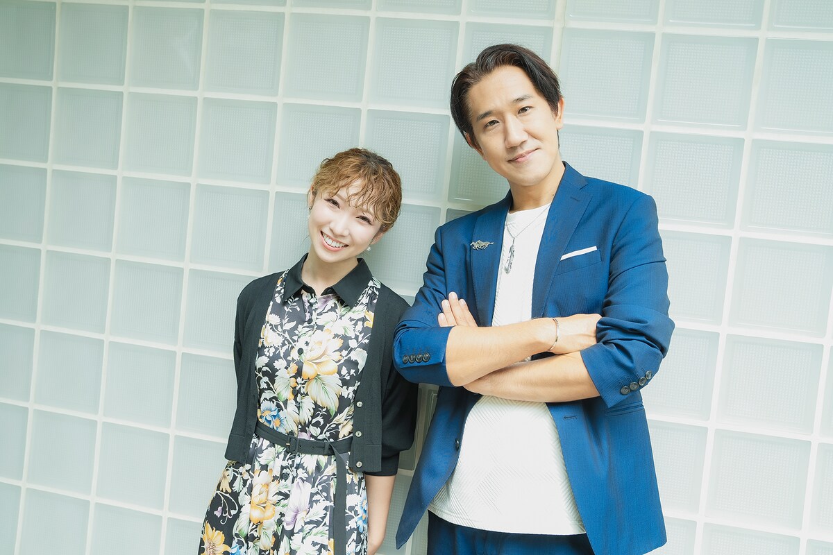 左から森彩香、安中淳也。