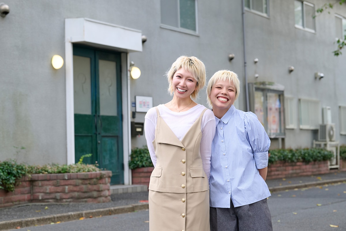左から森彩香、山西菜音。