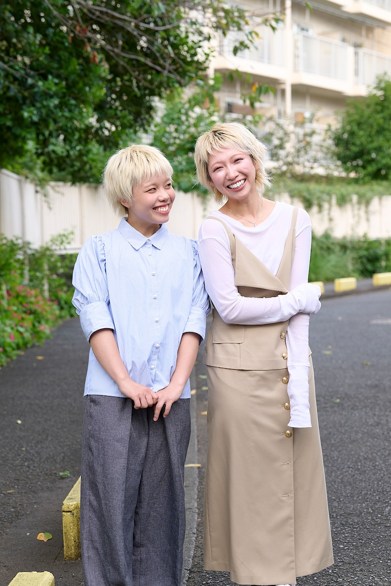 左から山西菜音、森彩香。